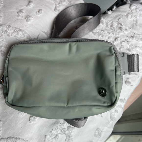 lululemon athletica Handbags - Lululemon belt bag. Gently used.